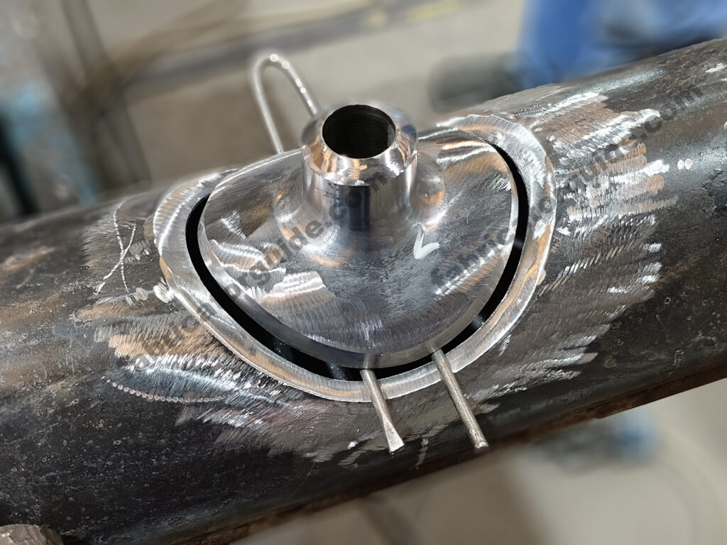 Small bore pipe branch sweepolet fittings