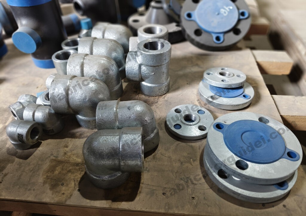 Galvanized pipe fittings